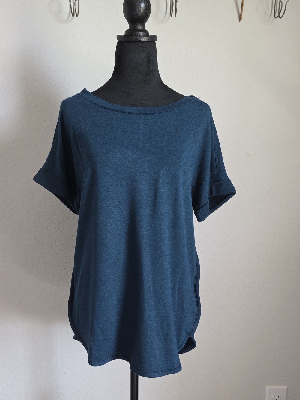 Matty M Short Sleeve Luxe Tee in Heatheer Marine (Dark Blue)